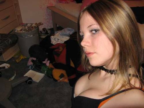 sparky-blog-stuff:  Mostly Petite, pokies, small tits, love lesbian, light bondage, handjobs, FFM, really pretty girls I would like to meet, or at least watch!   Follow me at: https://www.tumblr.com/blog/sparky-blog-stuff 