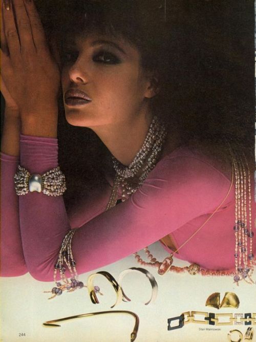 US Vogue December 1980 Christmas at Tiffany&rsquo;s Photo Stan Malinowski Model Kelly LeBro