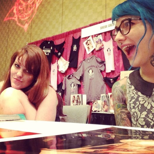 exxxning:  Elody/me, Sunshine/me  I look like such a damn dork 