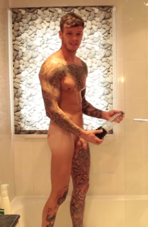 fuckustevepena:  He’s NAKED!: Tattooed X Factor UK contestant Ellis Lacy measures his cock / penis pump review:   Watch: http://youtu.be/71AwwUhIQ2s 