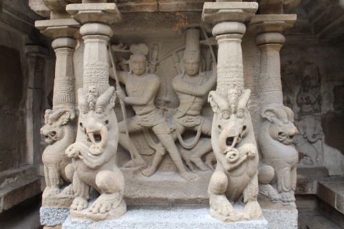 The fight of Arjuna and Shiva as a hunter, Kailasanatha temple, Kanchipuram, Tamil Nadu