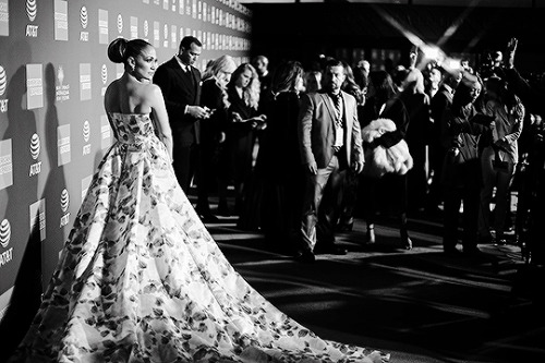 Jennifer Lopez arrives at the Annual Palm Springs International Film Festival Film Awards Gala on Ja