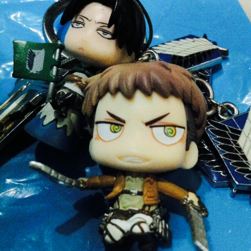 Checked my mail today and got an early Christmas present from dettsu!! My perfect big gay loser baby look at him! This is amazing thank youuuu!! Now I got both Jean and Levi guardin the keys to my house, nice.