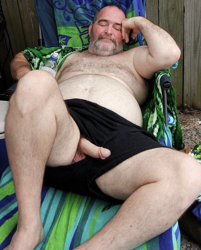 Big Man Pissing