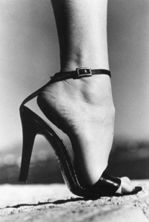 lady-iwilltouchyouwithmymind: Helmut Newton, High heels. Source: pin.it/kvgx34jhc2ykwe