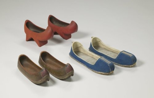 Pair of Children’s Clogs (Namakshin), 19th century, Brooklyn Museum: Asian ArtSize: 3 5/16 x 1