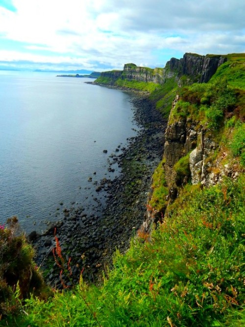 fuckitandmovetobritain:Kilt Rock, Isle of Skye, Scottish Highlands, Scotland, UK