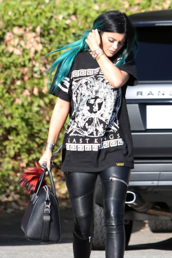 kyliejennerfashionstyle:  November 12, 2014 - Kylie Jenner out for lunch in LA.