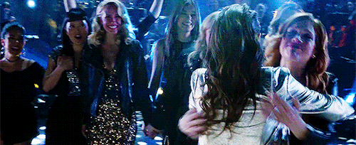 amyjacob:Bechloe in the new Pitch Perfect 3 trailerMy bi babies