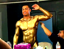 dirrtyfilthynasty:  Painting athletes’ bodies = dream job
