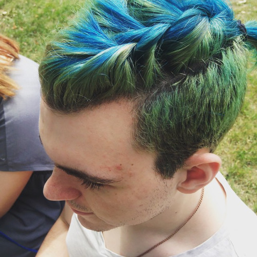 mikeimagination:abysmal-dream:persephones-mistress:boredpanda:Merman Trend: Men Are Dyeing Their Hai