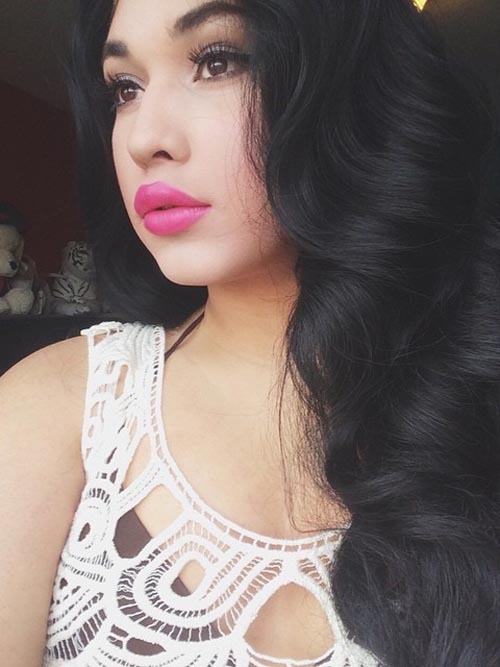 jkontumblr: Mia Vasquez ~ #ShareIG Pink lips, Black waves⚫️
