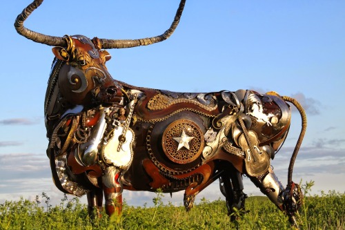 archiemcphee:  South Dakota-based artist John Lopez (previously featured here) creates awesome life-size sculptures of animals by welding together pieces of scrap metal, often pieces of abandoned farm machinery collected from local ranchers and farmers