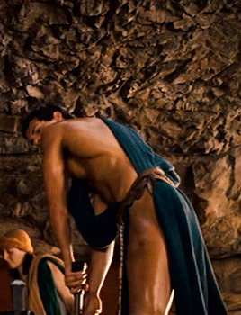 maricon-carne:themonsterwithoutaname:pajaentrecolegas:Henry Cavill in a deleted scene from Immortals