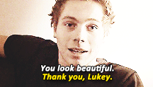 cuddlyhemming:  fvcklashton:  AU: You and Luke are best friends but secretly like each other.  THIS MAKES MY HEART HURT AND I JUST MADE A VERY INHUMANE NOISE OMG 