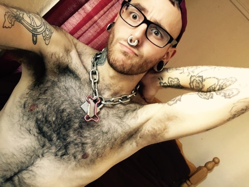 gaymish:  I’m fucking sweaty. 