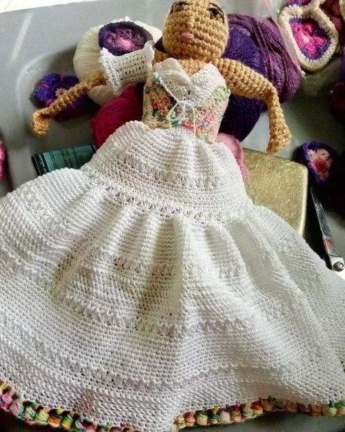 Almost done  #crochet #chrochetersofinstagram #crochetersoftumblr #crochetdoll #infamousstitch (at I