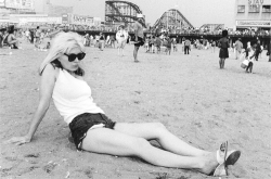 Vintagegal:  Debbie Harry Photographed By Bob Gruen At Coney Island, 1977 