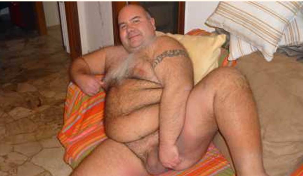 nudedadsandjewelry: Fresh meat for fucking. Can you take a double anal, daddy? 