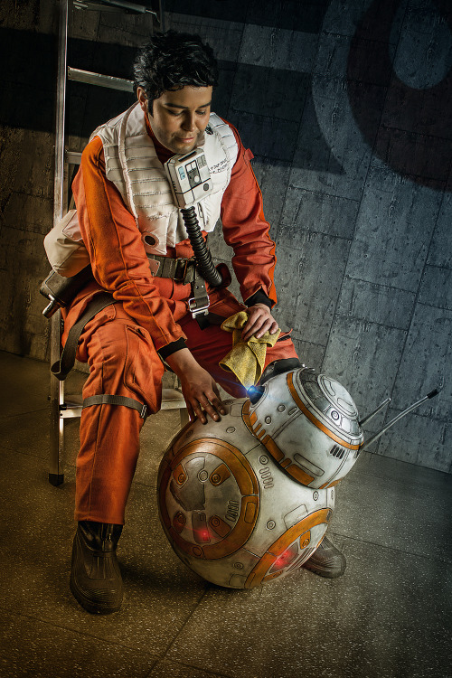 bonesonmyface:Polishing BB-8!photo by @abessinier | costume, BB-8 & edit by @bonesonmyface