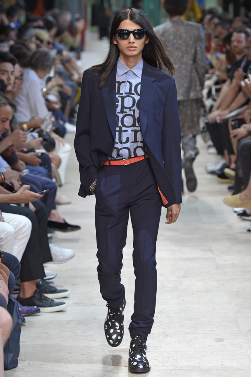 theasianmalemodel: Wang Hao closes for Paul Smith SS16 | Paris Fashion Week