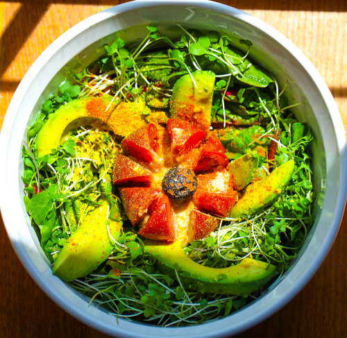 Olenko’s Happy Spring Avocado Spinach Salad Salad:&frac12; organic avocado1 large org