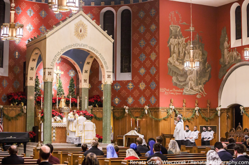 Epiphany Mass, Washington DC Source: http://wdtprs.com/blog/2015/01/nice-epiphany-mass-image/