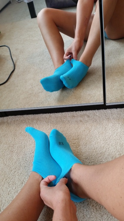camtasticalsocks:We are up to blue!
