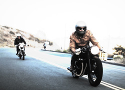 seaweedandgravel:  video grab from @shfotomassive of dave cb550 and tomlaveuf cb360 in Elfin Forest for seaweedandgravel  