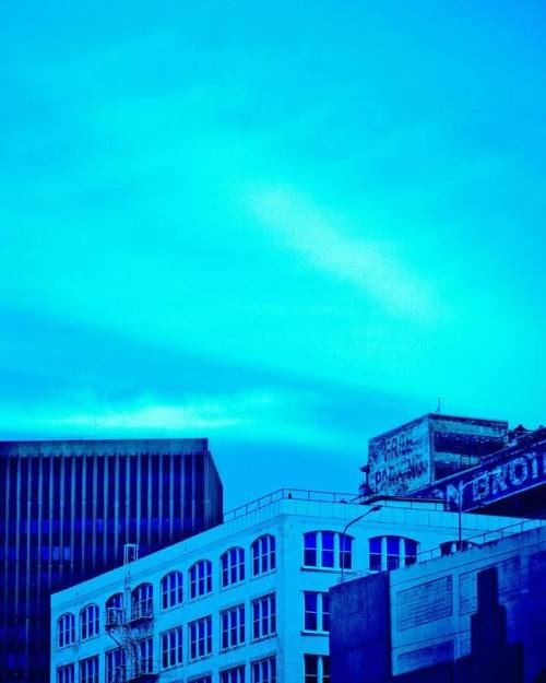 Blue City. #milwaukee www.instagram.com/p/Bw2DXpXhsGe/?utm_source=ig_tumblr_share&igshi