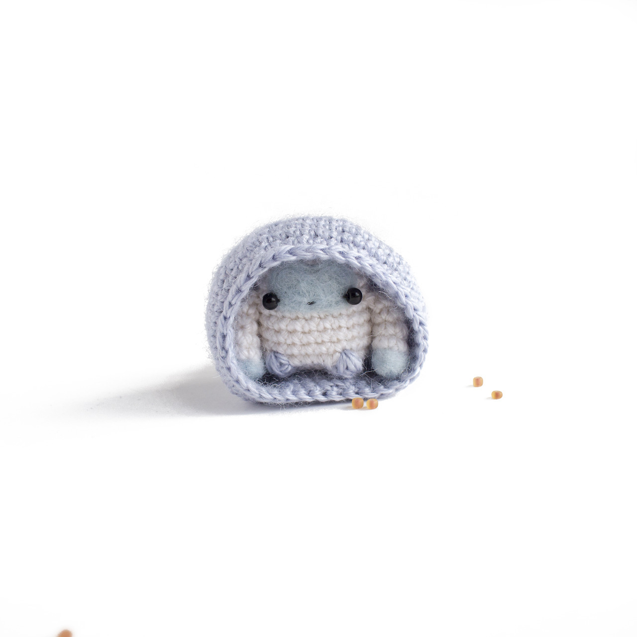 Mini Yeti amigurumi: Crochet pattern