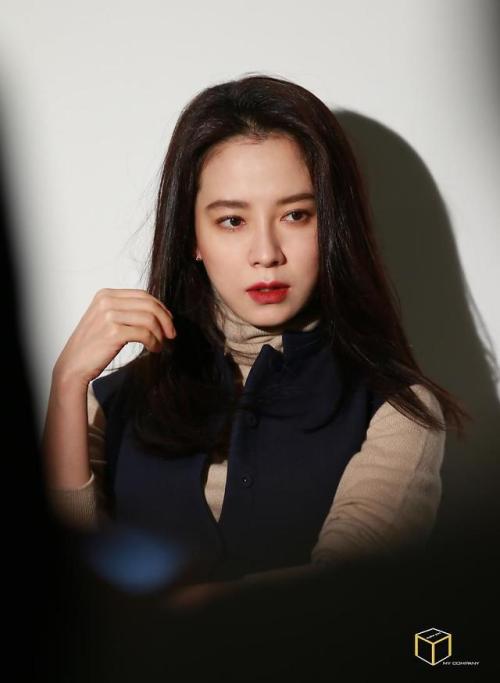 Vogue TW photoshoot bts..( my company naver post )