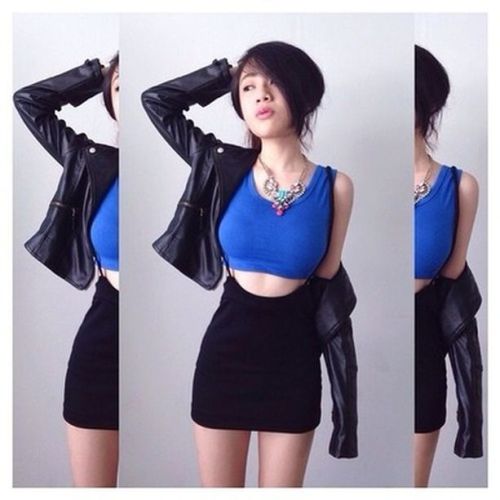 singapurachiobu: cleavage Anyone know this girl? Can share contact please thanks.