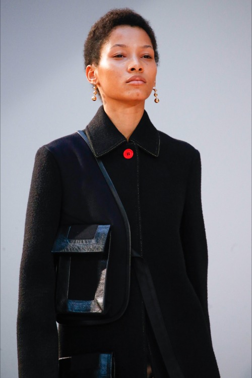 oncethingslookup: Céline Fall 2015 RTW Coat for Seventh Sister