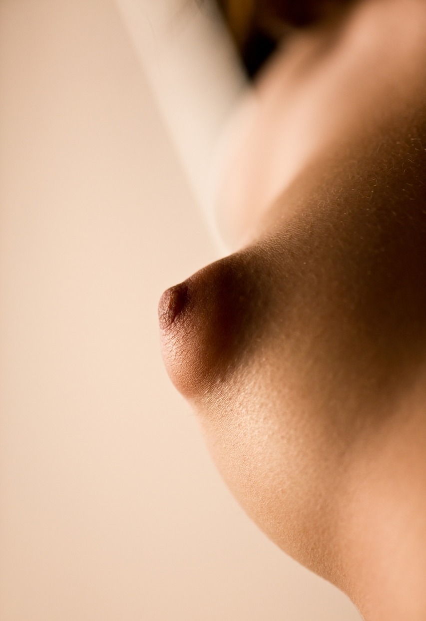 candysroom25:  Fucking stunning! Look at her fucking nipples. Fuck me… 