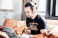 elizaschuylr:  MAKE ME CHOOSE         ↳ anonymous asked: lin-manuel miranda