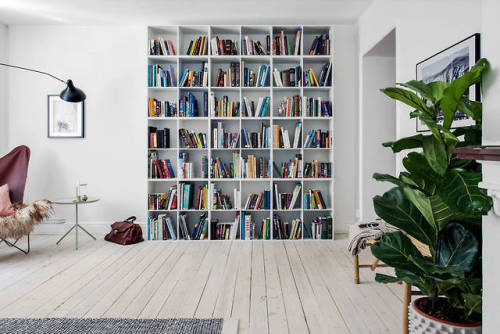 Light and Airy | Goteborg, SwedenLayout: (Source: stadshem.se, Photos by FREDRIK KARLSSON)