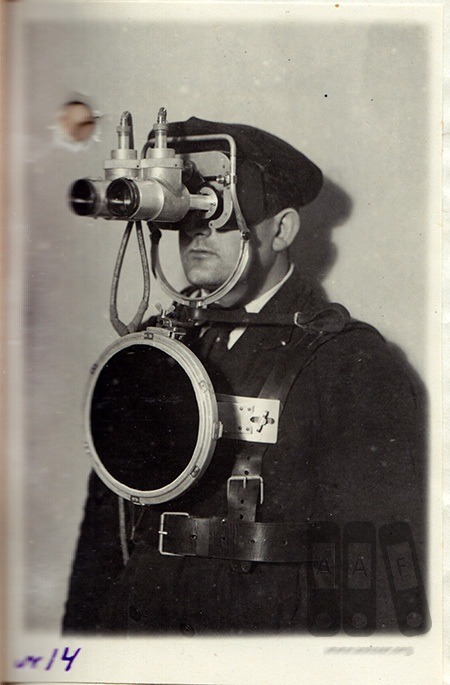 theoldarmor:anyskin:1941. Soviet night-vision deviceUnnamed soviet night vision device prototype for
