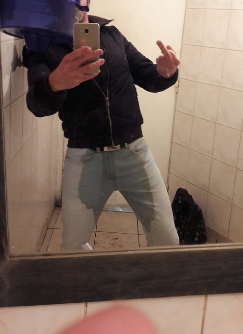 GOOD To pee myself after several beers at the bar. Nice stain, isn'te? 