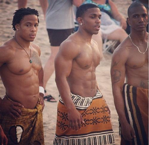 Hot damn! i love my black men.