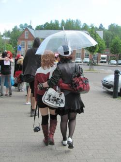 hell-fisher:  My friend took this picture last year at Desucon, when we decided to cosplay femme!Barnaby and femme!Kotetsu with my girlfriend. ♥ 