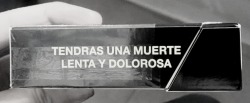 ayer-ahora-ysiempre:  perdida-en-mi-subconsciente:  wastinghours:No merezco menos.  acepto :)  Por qué se parece a las cajas de harmonías ? :(