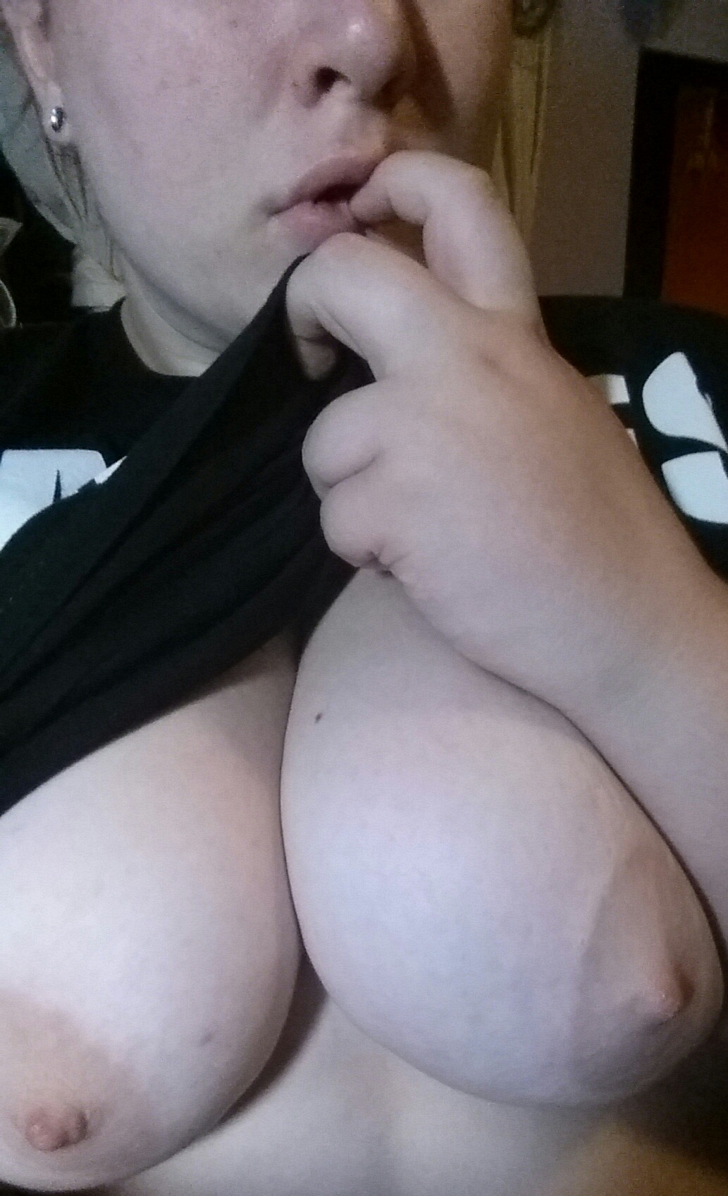 secretofgoodgirl:  &ldquo;I’m sorry I’ve been so busy&rdquo; boobs