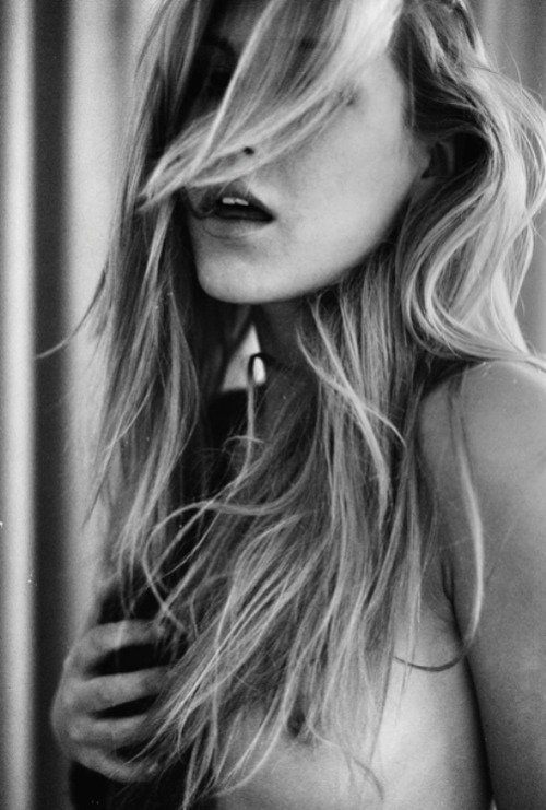 verbaseuall:   "Black Hearts"  Raphaela McNamara  by  Norbert Holy[source]  