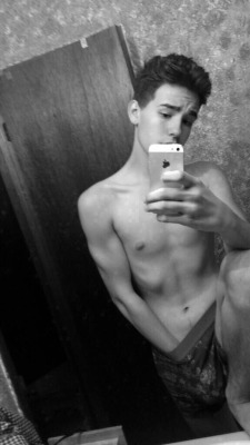 male-celebs-naked:  Jacob Whitesides