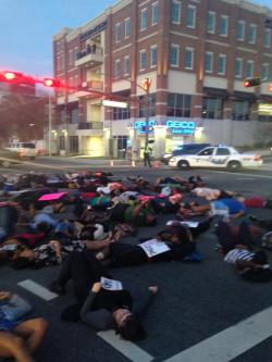 theresgold:Dream defenders in Tallahassee Shutting it down #BlackLivesMatter