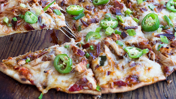 do-not-touch-my-food:  Honey Sriracha Chicken Pizza