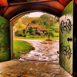 bonitavista:  Hobbiton, New Zealand photo via devon 