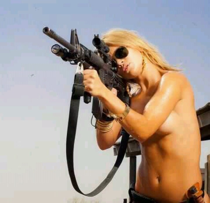 girlandguns:  Girl With Gun  follow me at : http://girlandguns.tumblr.com/