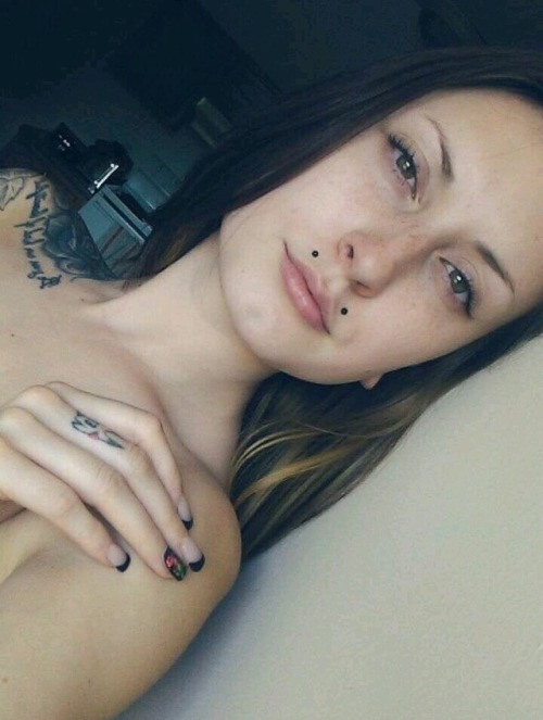 -miranda-ann:  • morning selfies always turn out lovely •